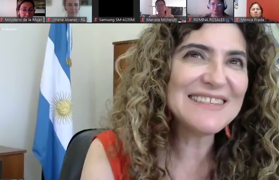 Lideresascba's tweet photo. 📌 Intendentas, jefas comunales y funcionarias de distintas localidades continúan capacitándose junto a la Red de @InnovacionLocal para potenciar gestión y liderazgo. 

Los talleres son impulsados desde el Foro de Mujeres en los Gobiernos Locales. 🙌 #Hacemos #Lideresas https://t.co/xIurjSqW4b