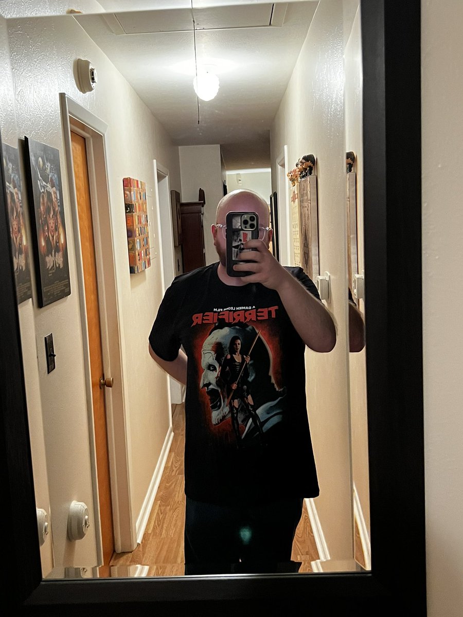 ohheyitschase's tweet image. New @Terror_Threads !!! Love these designs! 🤡🔪🪚🩸#terrorthreads #TERRIFIER #TerrifierMovie #ArtTheClown @TerrifierFilm
