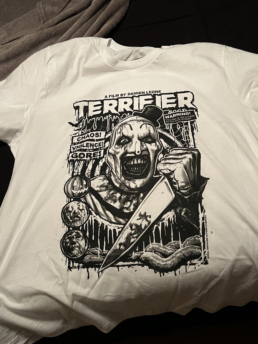 ohheyitschase's tweet image. New @Terror_Threads !!! Love these designs! 🤡🔪🪚🩸#terrorthreads #TERRIFIER #TerrifierMovie #ArtTheClown @TerrifierFilm