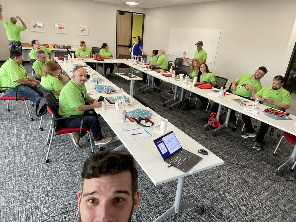 BigMac_McCool's tweet photo. Having a fun experience at #ChilisElevate https://t.co/rQmcnIxJ3F