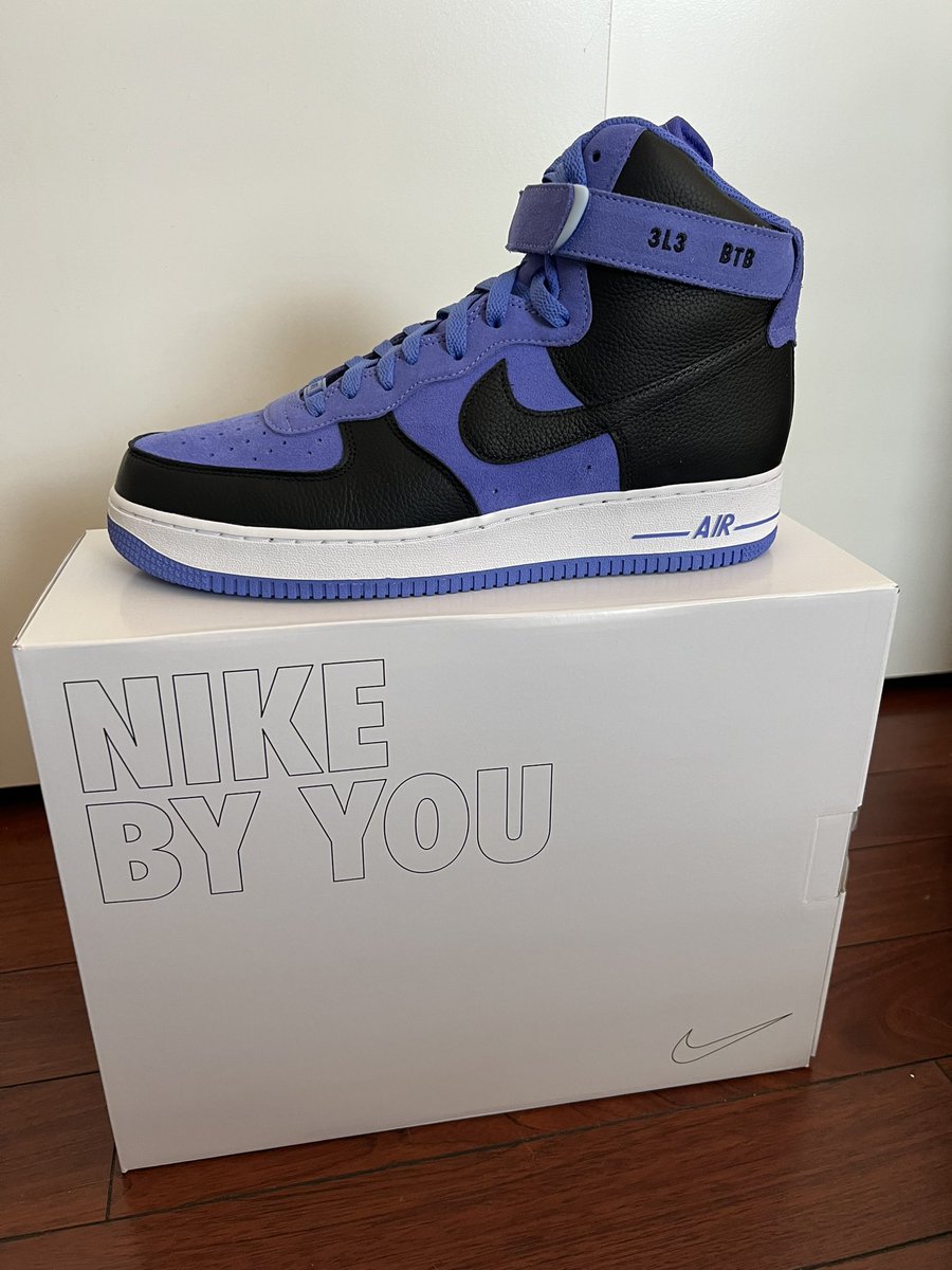 MorningStomp's tweet image. The official @nike #Morningstomp Drippys are in &amp;amp; ready for @ArtBasel in #Miami #3l3herd #BowTieBoy #NFTGear