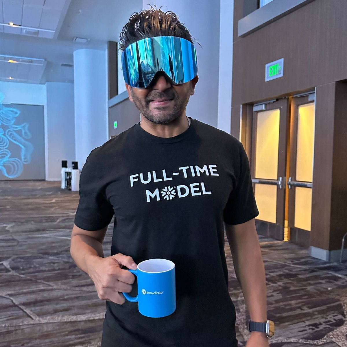 Snowflake's tweet photo. Use Snowpark for #Python and be a model for your data engineering and ML teams #SnowflakeSnowday https://t.co/Hm3H2I0gu0