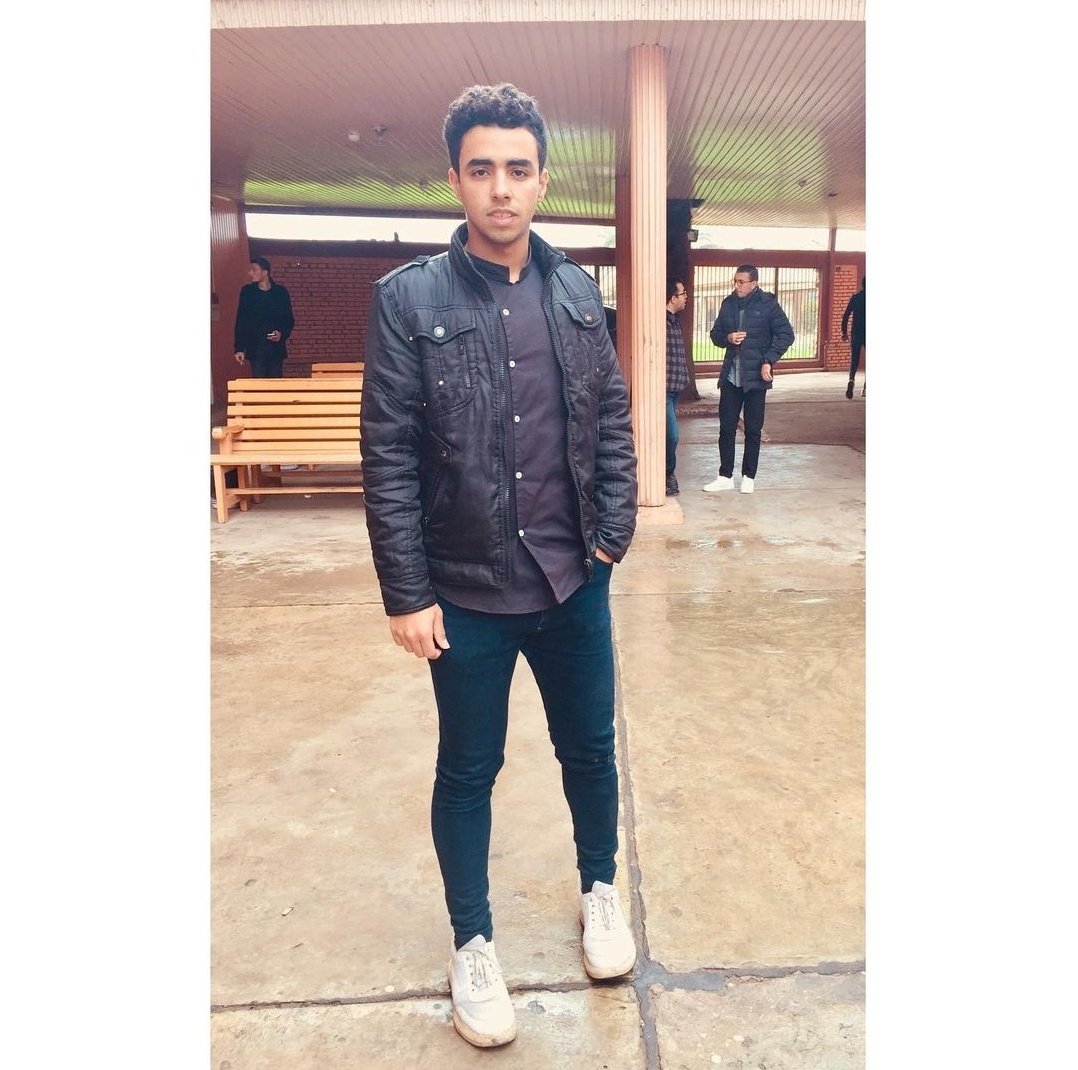 "سلامٌ لوجهك الطيب الذي قد غاب للأبد، سلامٌ لك حتى نلاقيك بذات الضحكة الدافئة التي ضحكتها
دوماً .."
 اللهم إن رحمتك وسعت كل شيء فارحمه رحمه تطمئن بها نفسه وتقر بها عينه..🤲😔