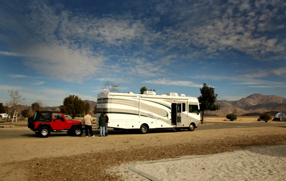 DIYRV's tweet photo. Do You Need An RV Weight Distribution Hitch?
#DIYRV #RVDIY #rving #rvlife #rvhacks #rvtips #rvtowing #traveltrailers #gotraveltrailers
https://t.co/9inpe4Y87S https://t.co/Nr79Rrc699