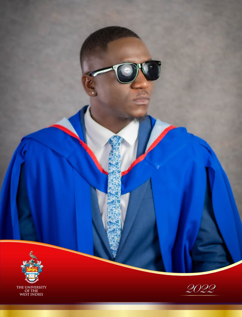 sir_blac's tweet photo. “I did it my way”

— Frank Sinatra 

#GradPantha 🎓 https://t.co/wwaG36QHtc