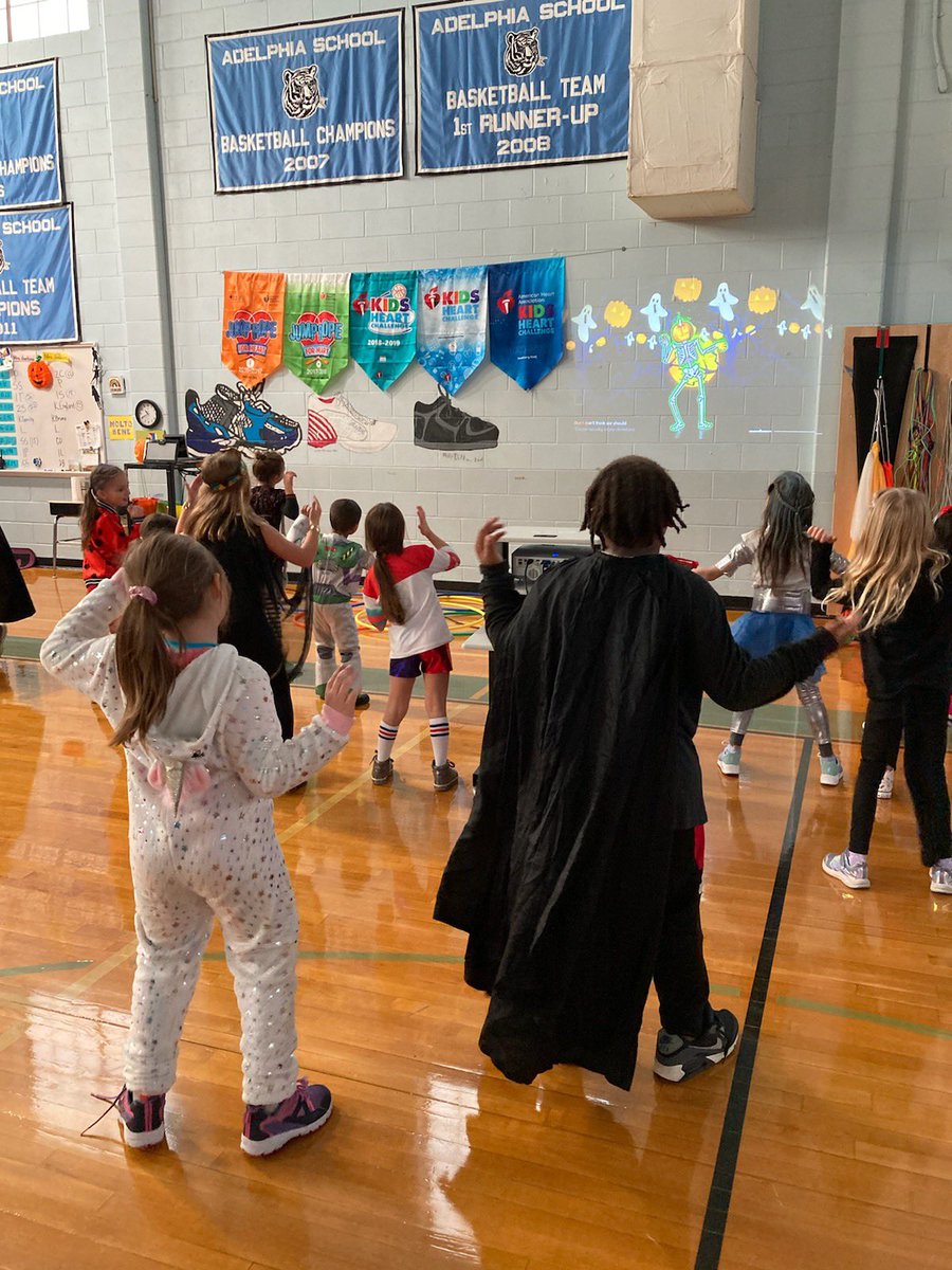 HowellTwpAdelph's tweet image. Ghosts, goblins, mummies, and little monsters boogie during physical education classes to Halloween music and moves! #HTPSWellness #Howellween
