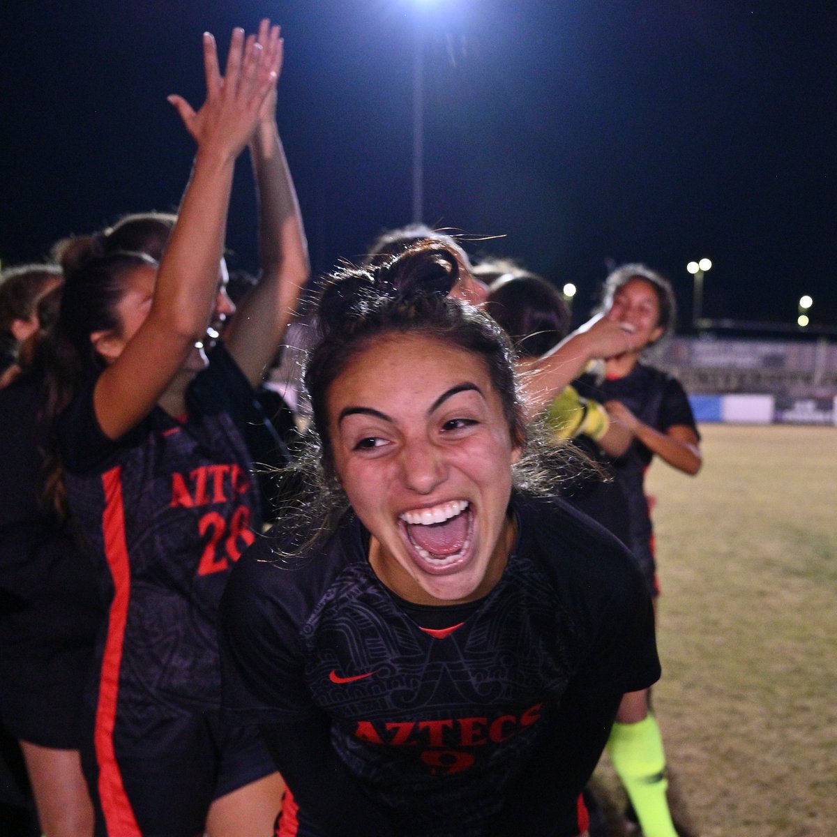 AztecWSoccer's tweet photo. About last night 😍 https://t.co/KWPHmMRUCI