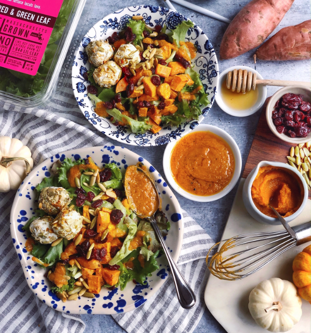 LittleLeafFarms's tweet photo. It may be #Halloween, but this Harvest Salad with Pumpkin Vinaigrette by @DomestiKateBlog is anything but spooky! Packed with hearty sweet potato, tangy goat cheese &amp; our crunchy greens, this #recipe is sure to become an instant #fall classic 🎃 https://t.co/vZqZ4IPH8r https://t.co/UScvWcgtNF