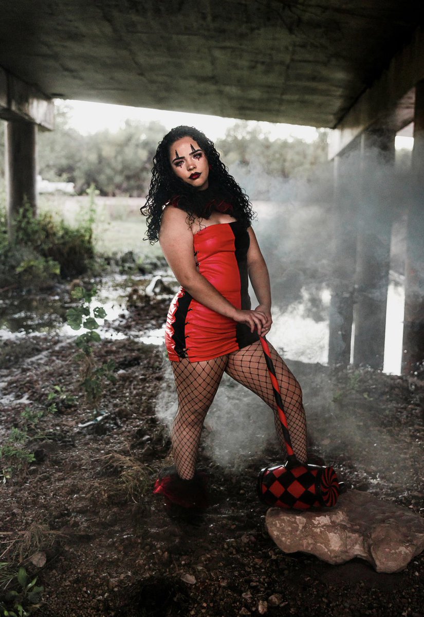 _wisha_'s tweet photo. Wanna come out and play 🤡🎈 https://t.co/2WMeQdmwyh