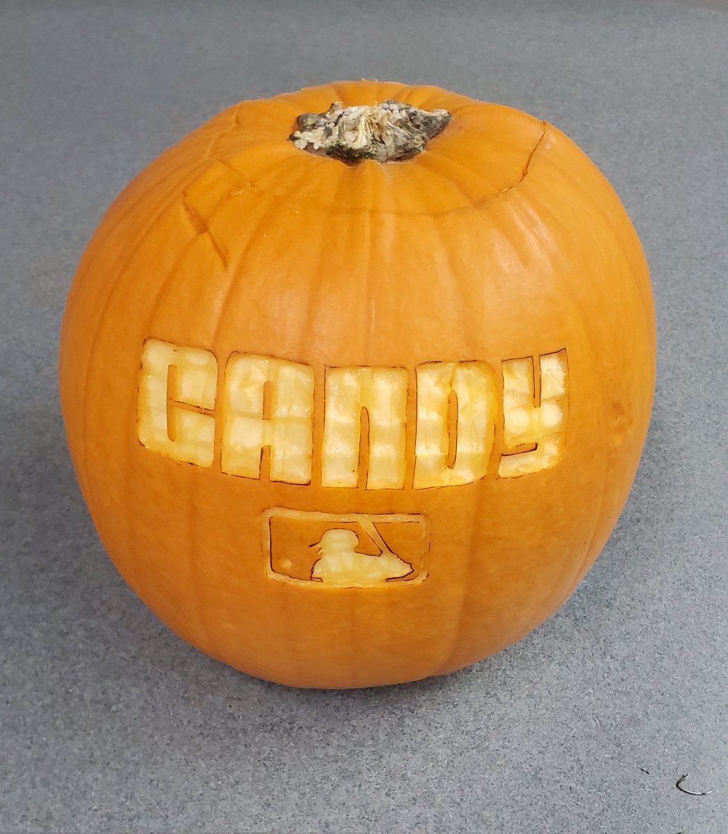 hej2duk3's tweet photo. This will be lighting up my street tonight! #NationalCandyWeek @CandyDigital @MLB https://t.co/cAQ1dCochL