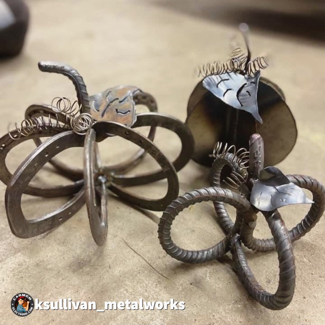 Happy Halloween 🎃✨🖤👻

#repost @ksullivan_metalworks #WomanAndMachine #WomenInAutomotive #WomenWhoWorkOnCars #WomenWhoWeld #GirlsWhoBuildCars #FemaleMechanic #GirlsWhoFixCars #LadyWelders #GirlsNGarages #KarenSullivan #WomenInTheTrades #carmenelectrode #girlpower #girlgang