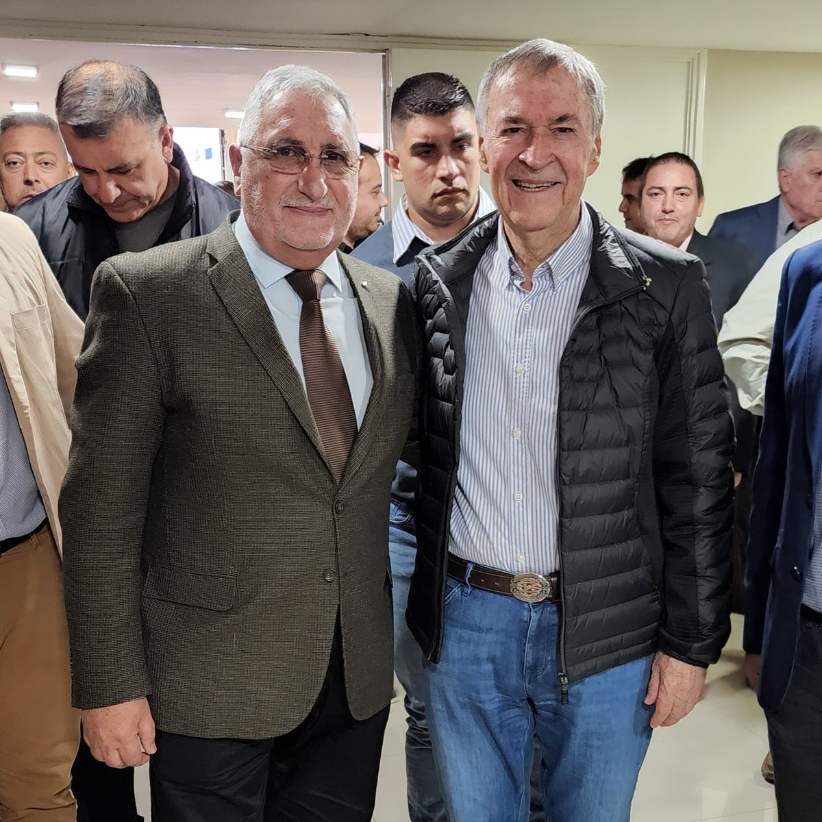 ✍️ Participaron de la firma el ministro <a href="/accastelloedu/">Eduardo Accastello</a>, el intendente de #RíoCuarto, <a href="/jmllamosas/">Juan Manuel Llamosas</a>; y los intendentes firmantes.

Por parte de #CAME, asistieron el presidente <a href="/AlfredoGZChaco/">Alfredo González</a>, el secretario general @ricardodiab ; y el presidente de <a href="/FedecomCBA/">Federación Comercial de Córdoba</a>, <a href="/EzequielCerezo/">Ezequiel Cerezo</a>.