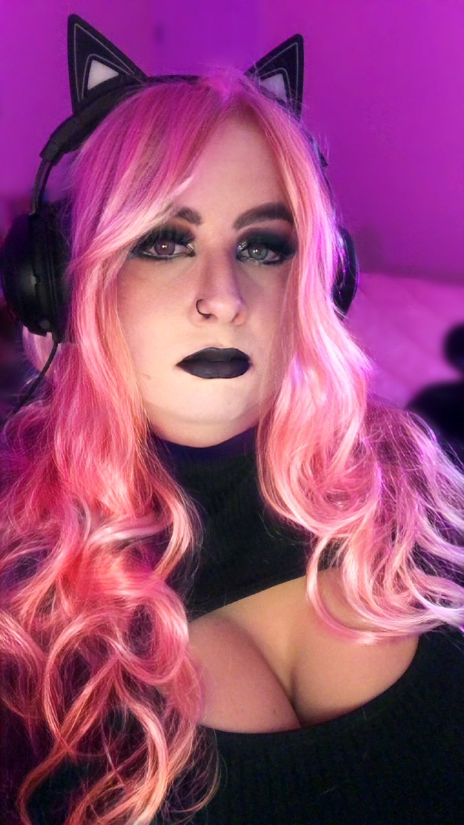NatariiGG's tweet photo. Happy #Halloween 👻🎃🍬 !!! I wish everyone a fun and safe night!
🌈💛🤍💜🖤

#halloweencostume #spookyseason #halloweenmakeup #witch #witchcostume #pinkhair #blacklipstick #followme #selfie #busty #twitchstreamer https://t.co/i3EvYXZiGP