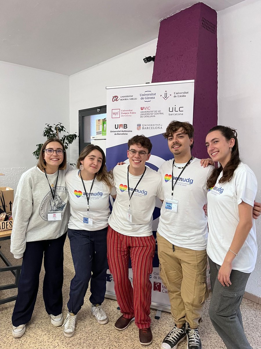 AEMUdG's tweet photo. Gràcies als representants de la @UdGMedicina i al Comité Organitzador per la gran feina feta. Aquestes jornades no haurien sigut possibles sense vosaltres!! Agraïm la col·laboració de @COMGirona @SanJoan @MutualMedica @GalletasQuely @Condislife @BimboEsp https://t.co/cBr3XcztiC