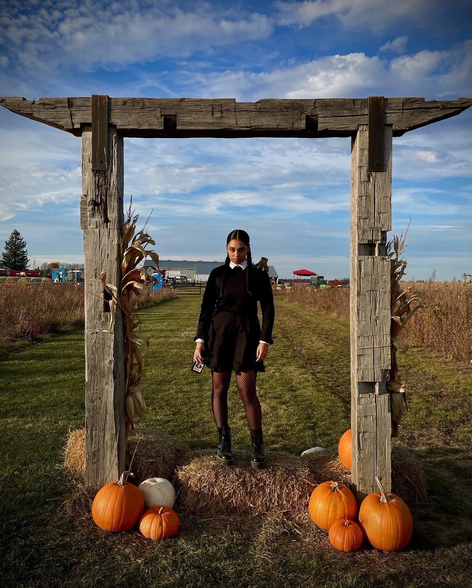 Oh how tragic, this glorious day is on a Monday.☠️🖤 #Halloween #WednesdayAddams #TimBurton #AddamsFamily #Halloween2022