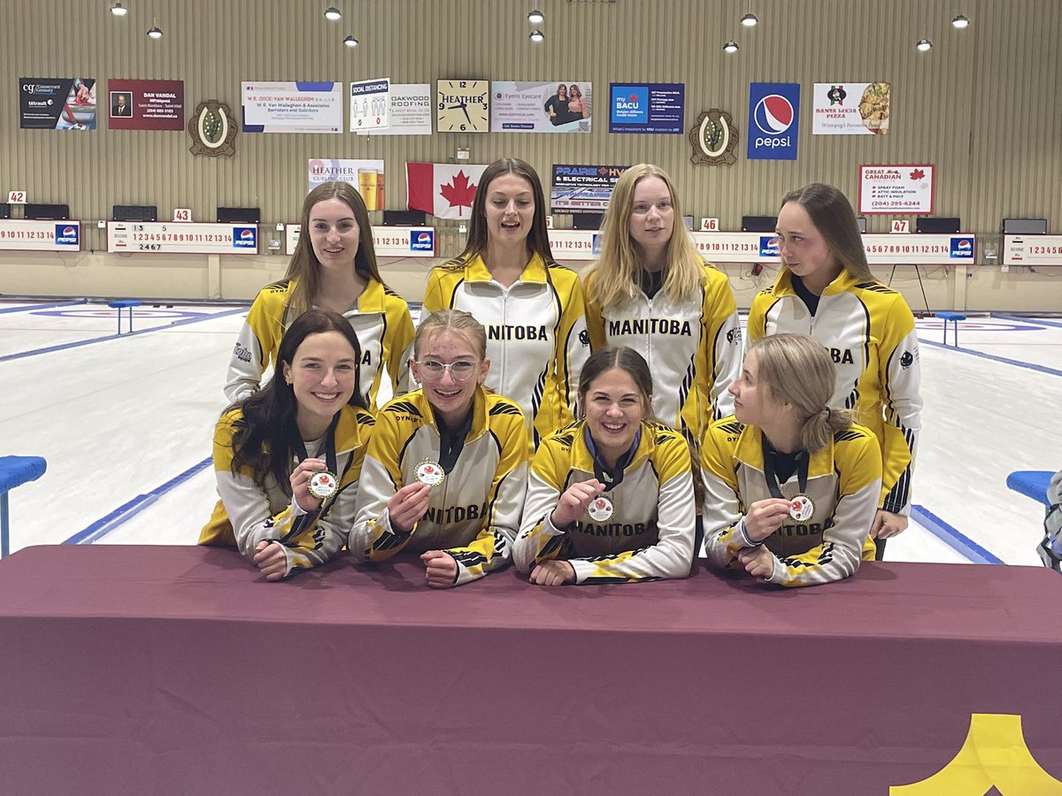 Congratulations to @teamwahlcurling  on becoming Team Manitoba this weekend. How amazing is it that Altona curlers would be Team Manitoba at 2 Canada Games in a row? Here’s Altona’s Team Bergman (2019 Canada Games silver medallists) presenting the medals to Team Wahl