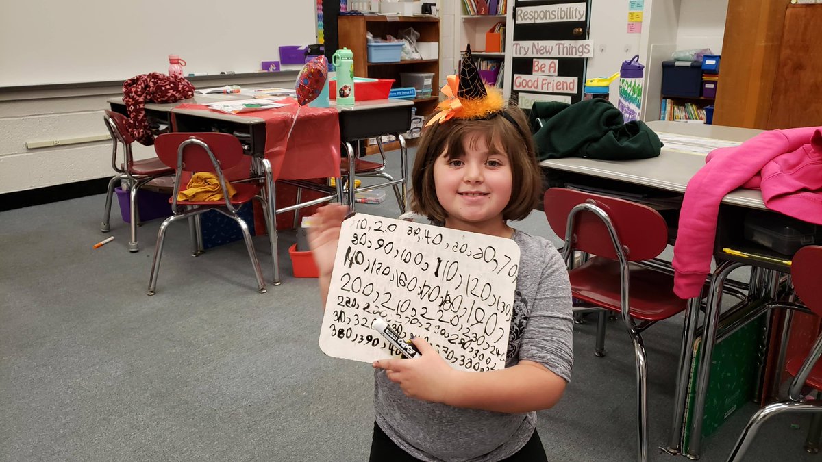 How many seeds are in a pumpkin? Ask our second grade students <a href="/PleasantGapES/">PGE</a>. 🎃 #BellPride