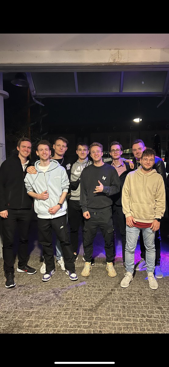 Hab bei meiner Rückreise das ganze Event sacken lassen und muss meinen tiefsten Respekt an das <a href="/NitroLeagueRL/">Nitro League Legacy</a> Team zollen, für das was ihr da im Hintergrund alles geleistet habt. Bin echt dankbar so viele neue Leute kennengelernt zu haben. Freue mich schon auf Rotterdamm ❤️🔥