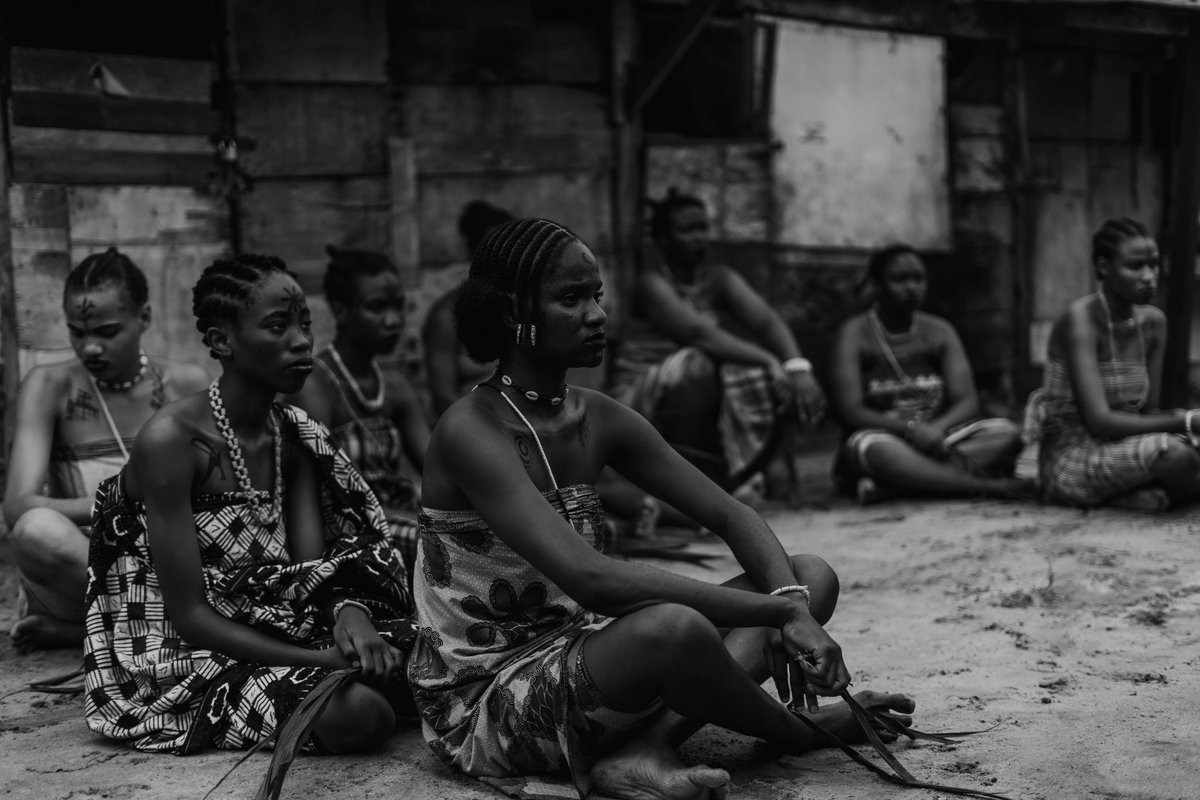 Riot or Rebellion II
 After the altercation, women marched to the local warrant chief Okugo's residence to protest. The distribution of palm fronds was a cultural and symbolic distress call for help and solidarity.
Team: @Inscriibed &amp; <a href="/tatchero/">Tatchero</a> 
shot with <a href="/SonyAlphaNG/">Sony - Alpha Nigeria</a>