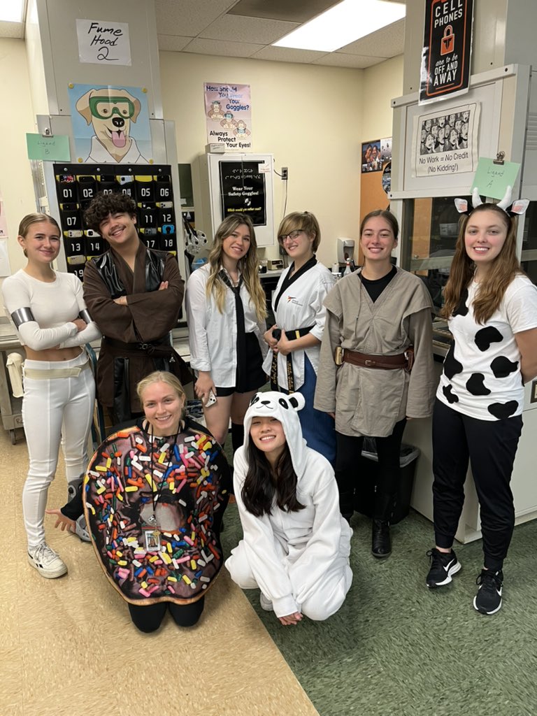 Happy Halloween from IB chem 2! 👻🎃🍬