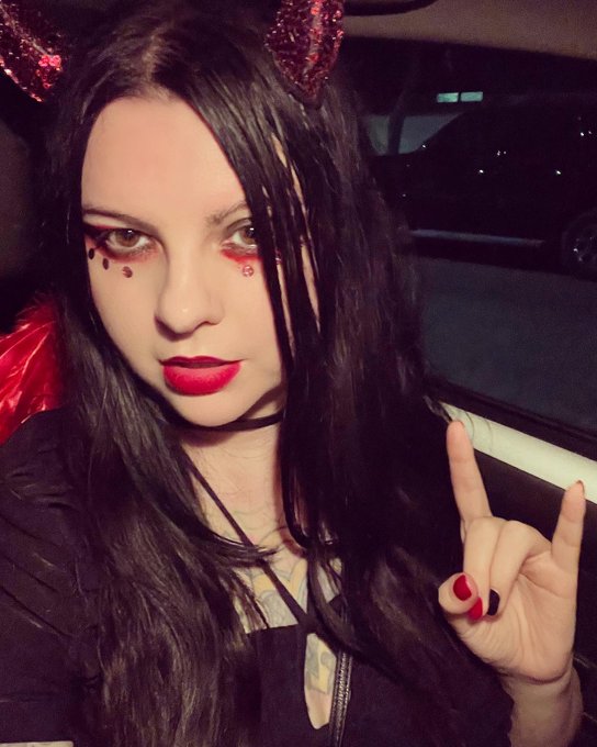 Happy Halloween 👻🦇🩸 https://t.co/fpjd4qoOZy<a href="/tag/bts"class="tags"><span>#bts</span></a><a href="/tag/angel"class="tags"><span>#angel</span></a><a href="/tag/victoriasecret"class="tags"><span>#victoriasecret</span></a><a href="/tag/coveredinblood"class="tags"><span>#coveredinblood</span></a>