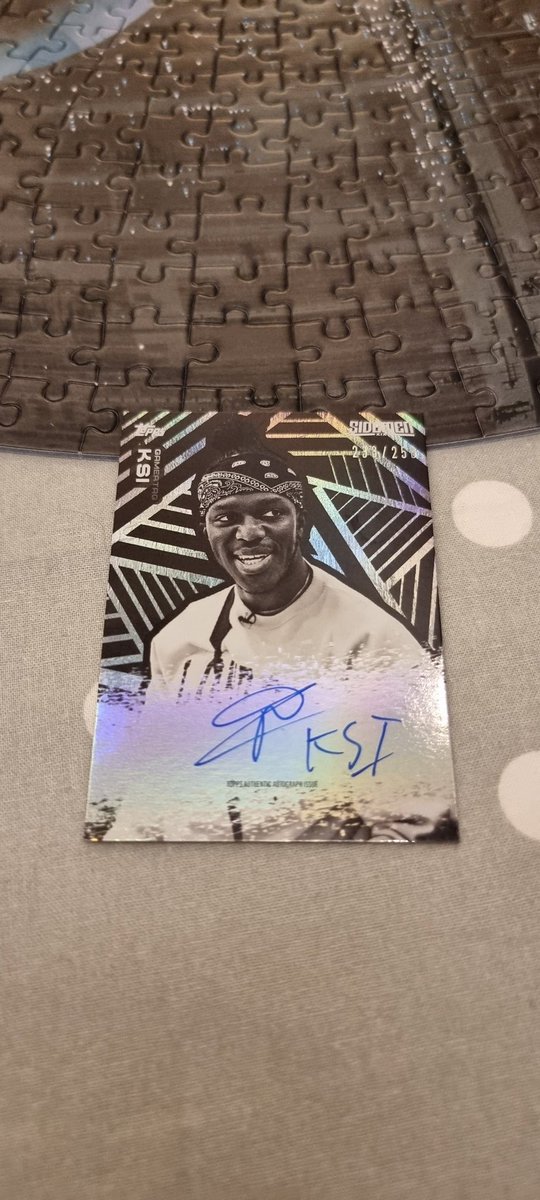 JHolmes__95's tweet photo. @KSI @getsidecards One of 250 people to have this card!! Feels like the same odds of getting @PrimeHydrate in the UK currently 🤣 https://t.co/QrGc4uh9JF