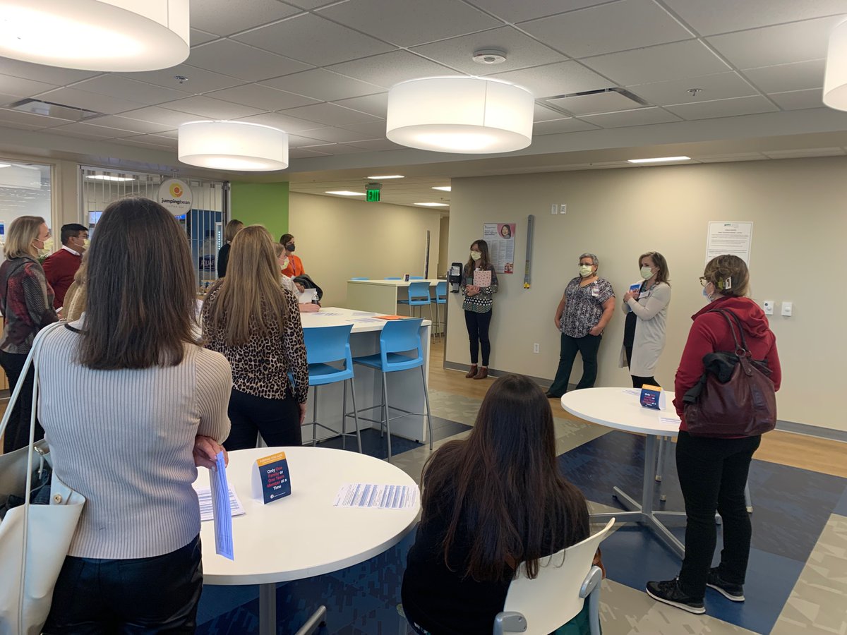 hospitals4kids's tweet photo. Last week, CHA brought together community health leaders from 19 children’s hospitals to learn from their peers and exchange ideas. 

Children’s hospitals are working to impact the lives of children and families both inside and outside the walls of the hospital each day. 🧵1/3 https://t.co/4cakLuP7zM