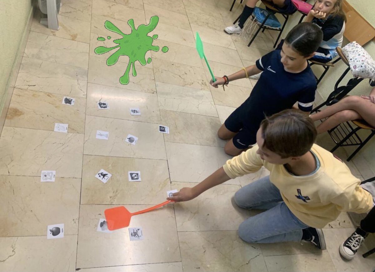 Happy Halloween from all of us at Eurolingua Idiomas! In the photo, a competitive game of word SPLAT, #Halloween version! Our teacher Gemma’s A2 Mon/Wed 5-6pm class💀👻🎃 made sentences using typical Halloween words! #aprendeinglés #kidsenglish #LearnEnglish #EnglishLanguage