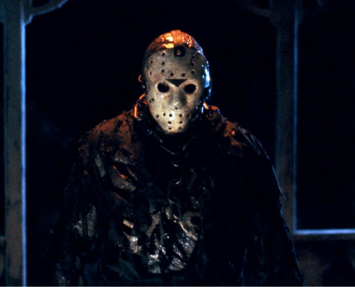 horrorlosers's tweet photo. No es broma. A24 va a resucitar VIERNES 13. Jason Voorhees por fin regresará en CRYSTAL LAKE, una serie precuela que dirigirá el creador de HANNIBAL, Bryan Fuller, produciendo junto al sello de MIDSOMMAR y el guionista de la original, para un estreno directo en Peacock. https://t.co/IA9yDMTrCy