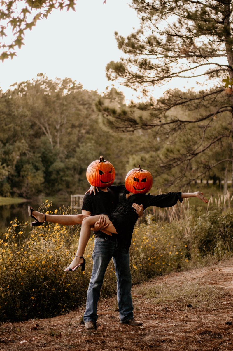 MattisonSmith's tweet photo. A spooky love story 🔪🍷
Photographer :
@ Ryleecooperphotography on IG https://t.co/U4N9bHyyC1
