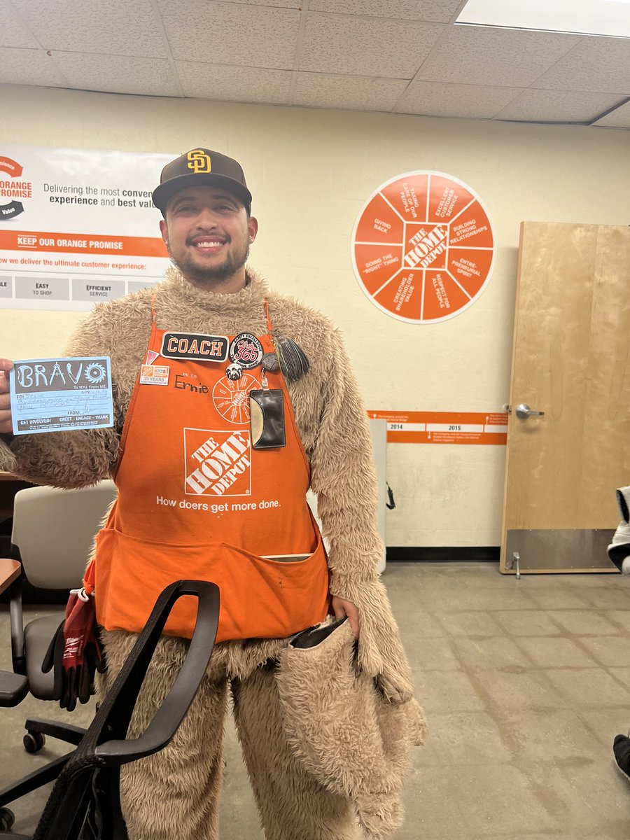 A bitter sweet day at 0522, congrats Bobby the new SASM at 3505 and congrats Ernie the new night ops at 8523!!! <a href="/THDErnieR/">Ernie Reyes</a> @BHD522