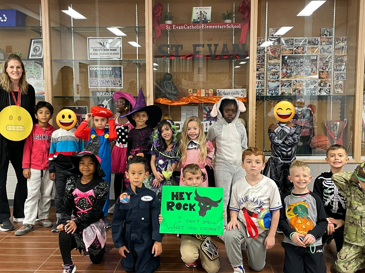 Mrs.Rogers (@mrsrogersdpcdsb) on Twitter photo Happy Halloween everyone! Stay safe and have a great time trick-or-treating! <a href="/St_EVAN_Caledon/">St. Evan Catholic Elementary School</a> Happy Halloween everyone! Stay safe and have a great time trick-or-treating! <a href="/St_EVAN_Caledon/">St. Evan Catholic Elementary School</a>
