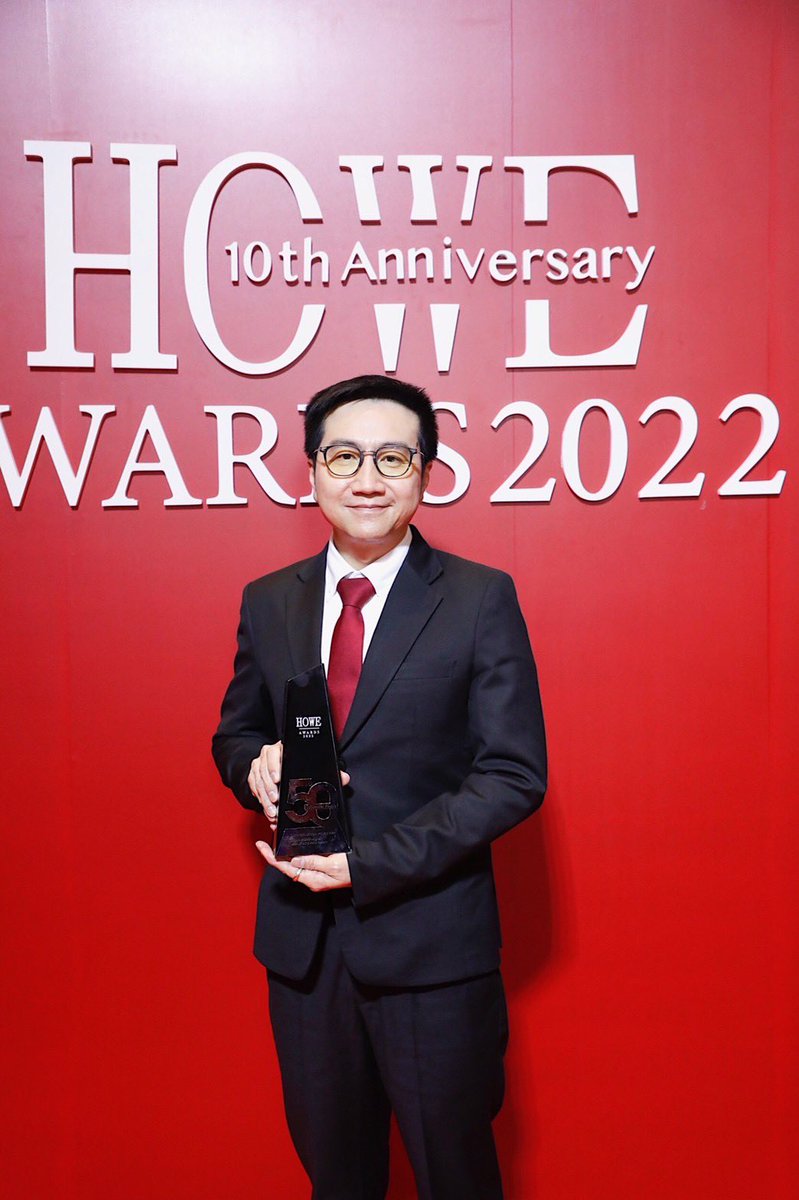 GMMTV's tweet image. “GMMTV” สุดปัง!!! คว้า 6 รางวัลจาก “HOWE AWARDS 2022” 

🔸HOWE The 50 influential people 2022
-พี่ถา-สถาพร
-โอม-ภวัต
-นนน-กรภัทร์

🔸HOWE SHINING ACTOR AWARD
- ดิว-จิรวรรตน์

#HOWEAWARDS2022
#GMMTV