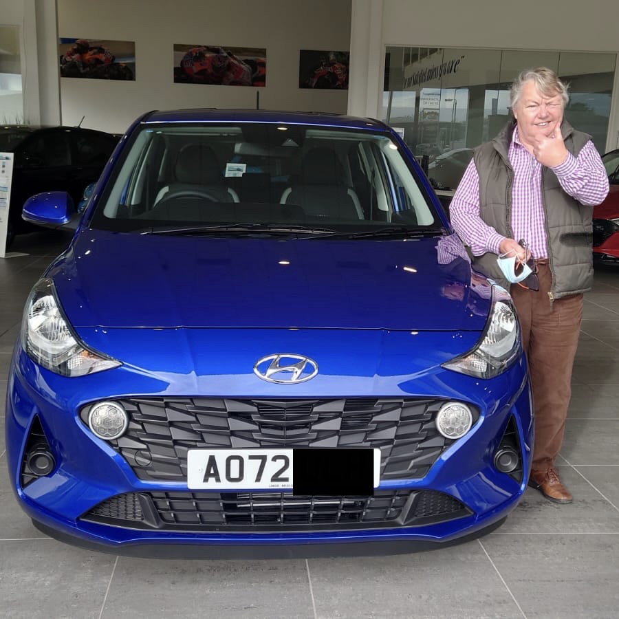 LingsMotorGroup's tweet photo. This weekend we had 3 lovely ladies pick up their new Hyundai’s! 🎉

We hope you’re all enjoying your new cars! 🚙

Could you be picking yours up next? 👀

📞 01502 537444
💻 https://t.co/v0I2tx9Xu0

#lingsmotorgroup #lingshyundai #lowestoft #suffolk #newcars https://t.co/L5g3TsIFkQ