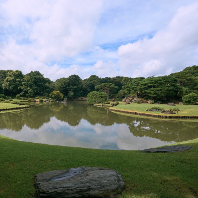 BBCStoryWorks's tweet photo. Unwind in Tokyo, where green oases meet bustling cityscapes. #Ad paid and presented by Tokyo Metropolitan Government