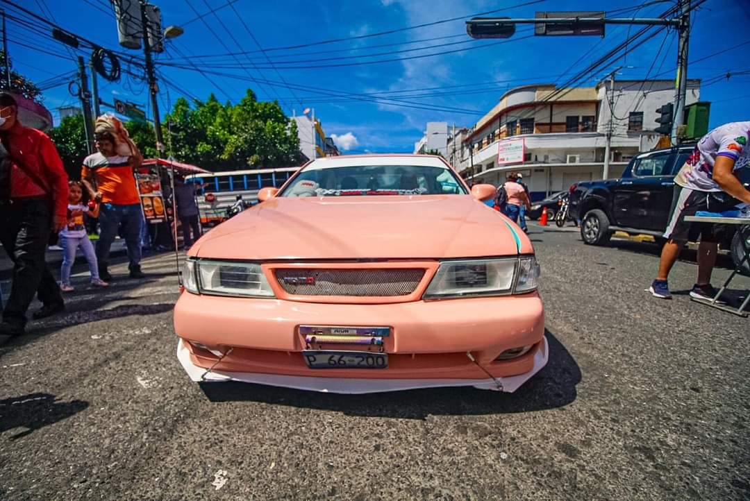 FatimaMachadoSS's tweet photo. El #SivArt nos brindo un show para los amantes de los autos modificados y para toda la familia; más de 400 autos modificados en exhibición. https://t.co/6lpaBy2YgM
