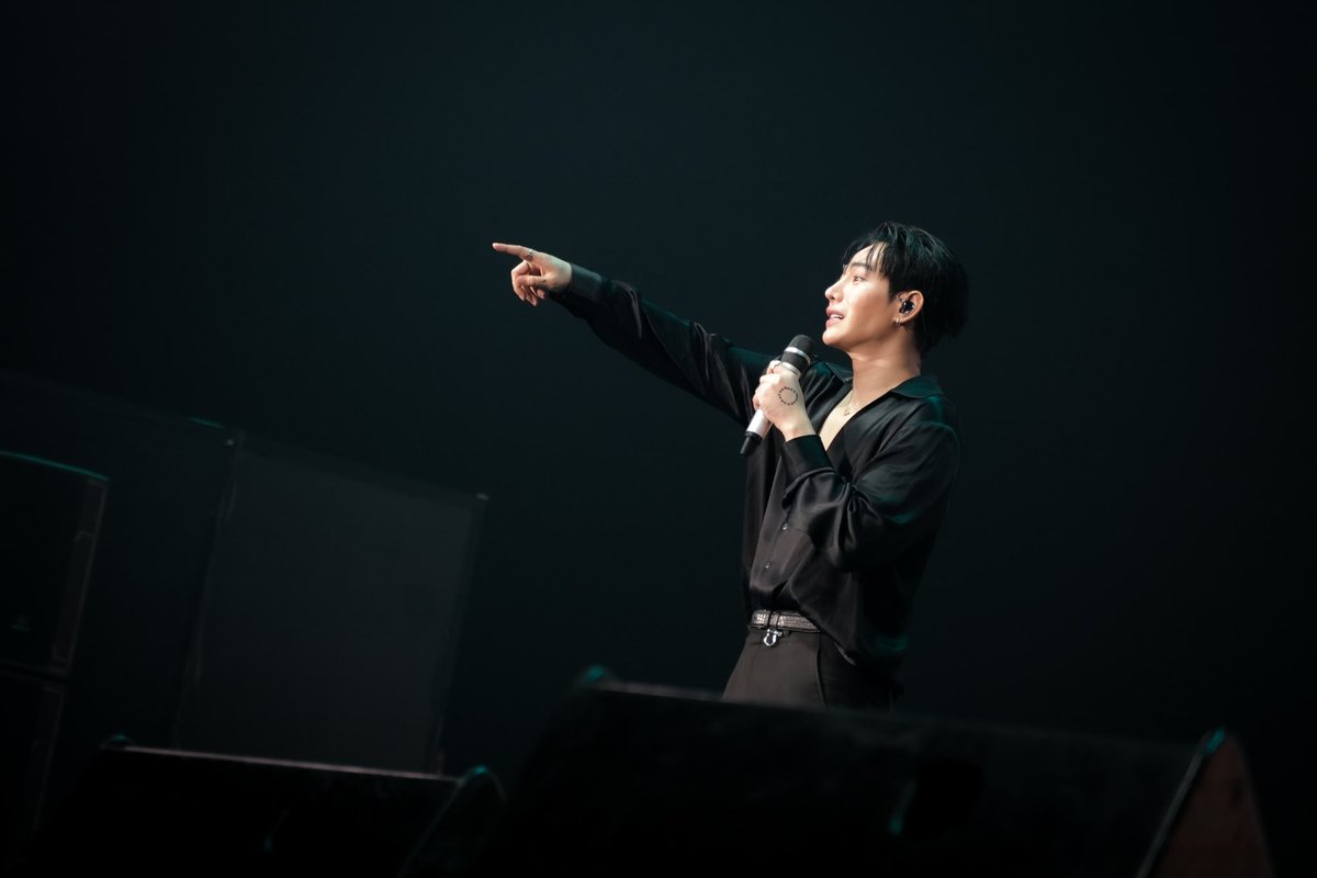 Palit_Official's tweet photo. ปักเลย ไม่พลาดค่า @peckpalit 🦋💙
 https://t.co/3a6fOh8fw4

#เป๊กผลิตโชค #PeckPaLitChoke
#AIS5GPLAYVR
#AIS5Gที่1ตัวจริง
#อยู่กับเอไอเอสดีที่สุด https://t.co/O9EsfjboX6