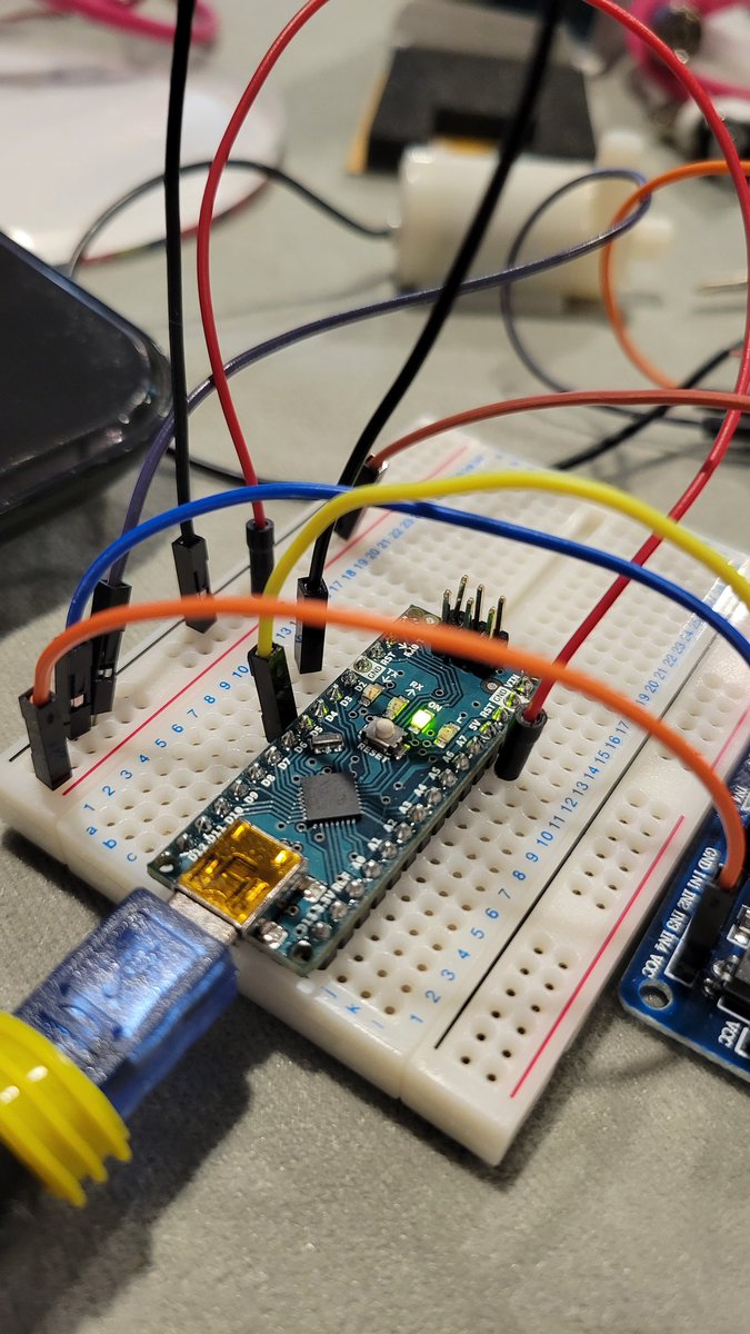 SchneiderNAS's tweet image. Aside from talks we also had an exciting workshop on Open Electronics using Arduino with @Morozov_science! Thanks for making electronics more approachable and easy to understand! 

#comparative2022