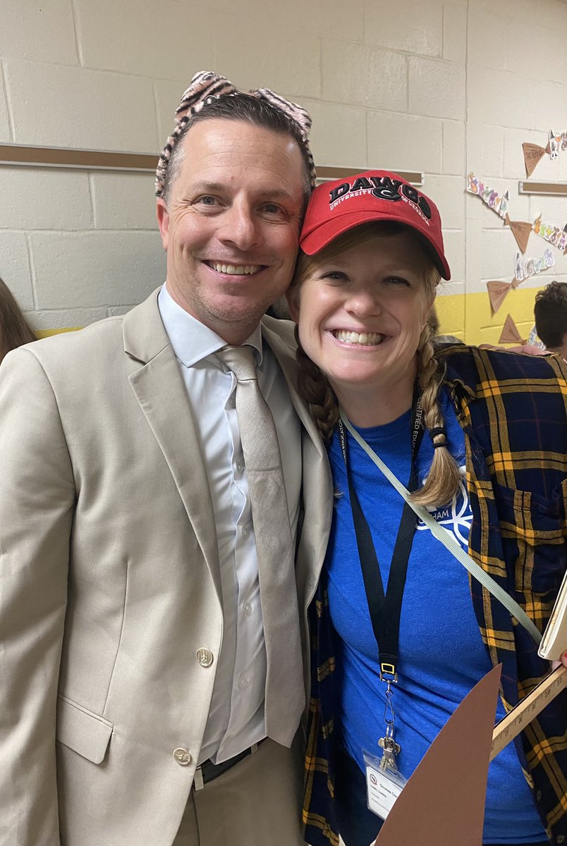 It was fabulous to visit <a href="/CFESmustangs/">Colham Ferry Elem</a> and reconnect with these two <a href="/negaresa/">NEGA RESA</a> Leader Academy graduates on Book Character Day. <a href="/CarrieBYawn/">Carrie Yawn</a> @mike_stanton_ga