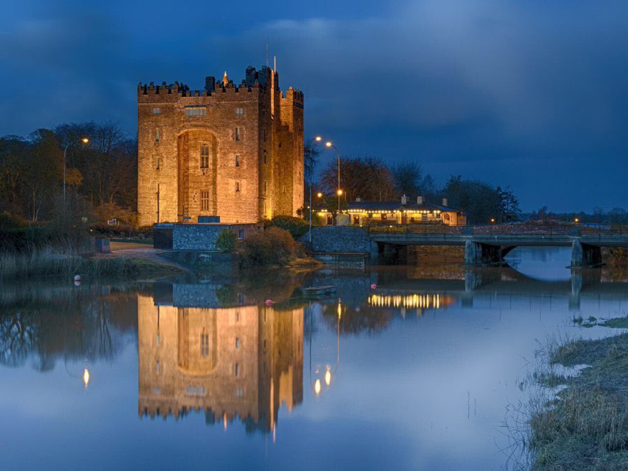 Modern day Halloween has its roots in the ancient Irish festival of Samhain. To celebrate this millennia old event I think it’s a good time to have a look at some ancient Irish castles! [Bunratty, Clare]
