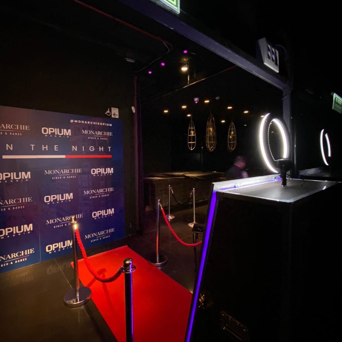 abaniaeventos's tweet photo. El espejo mágica de Abania te hará soñar en grande https://t.co/PZyl3ANgGW https://t.co/sB47gWHExk