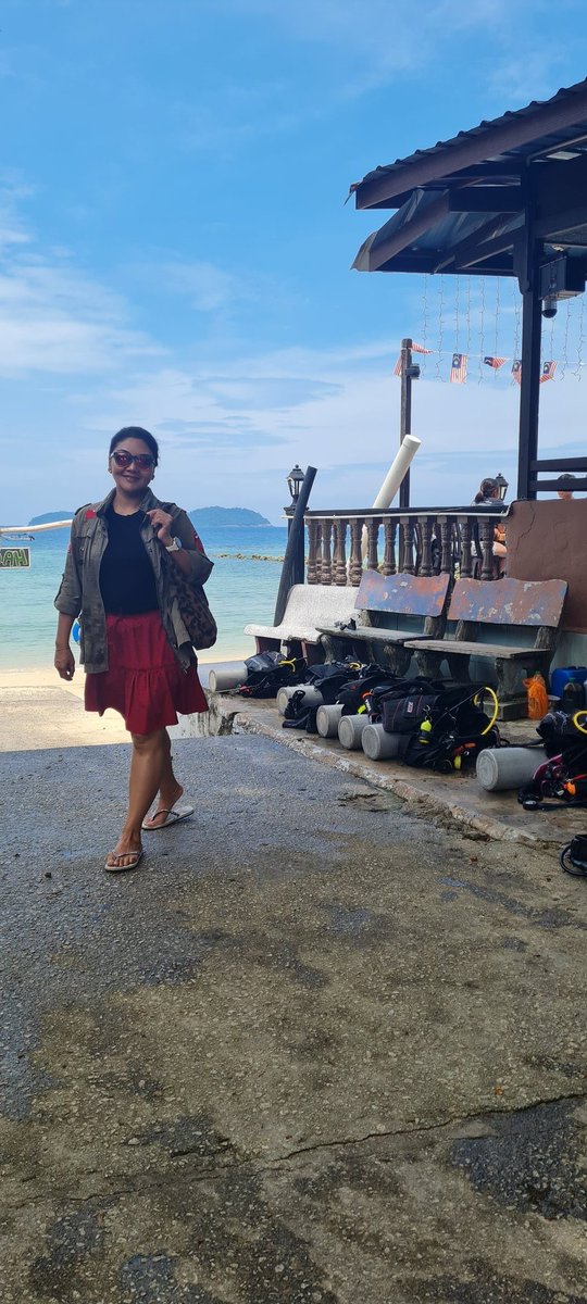 Nurelleen's tweet photo. Eat..sleep..dive.. repeat.. https://t.co/QFccXX104T