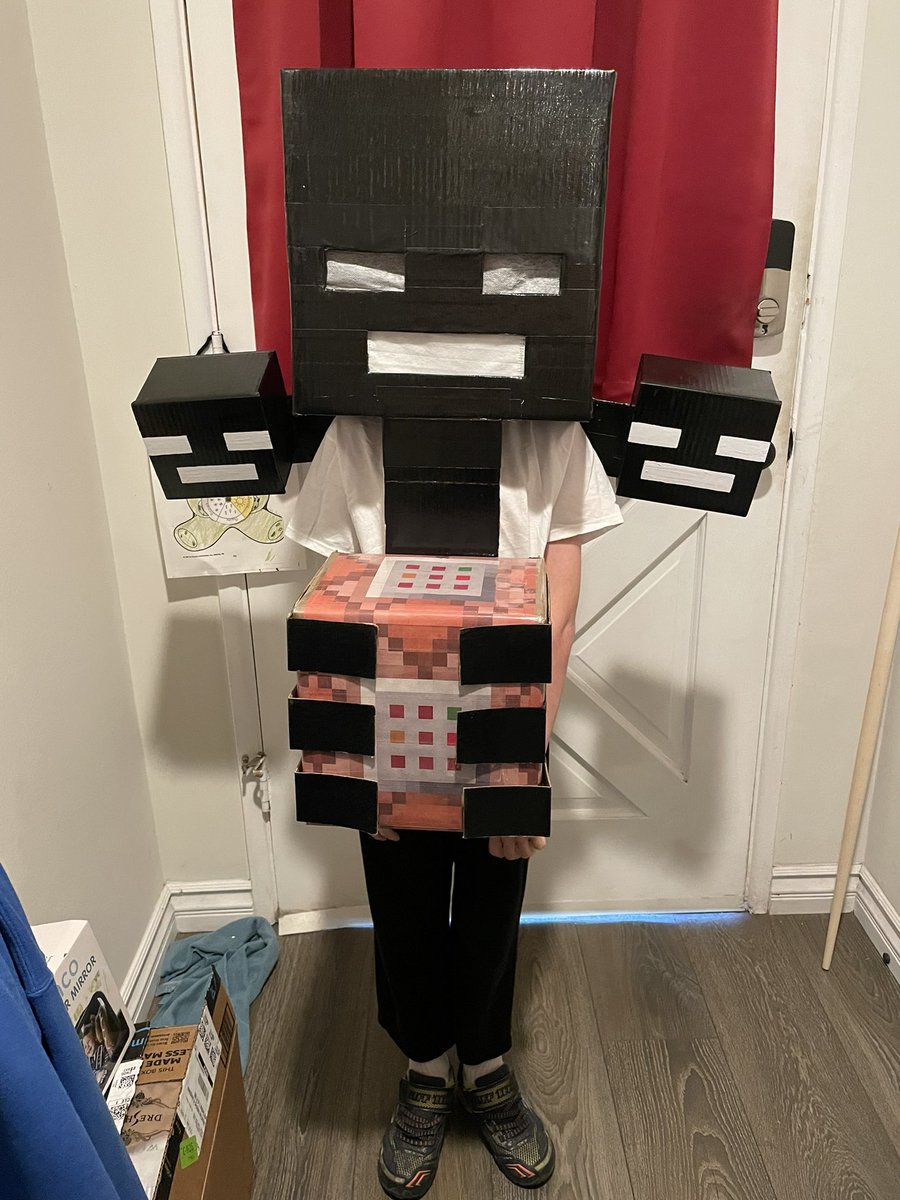 lesleyhayes4's tweet photo. Started on it 3 weeks ago, worked on it for 14 hours straight yesterday, working past midnight. Only got 4 hours of sleep last night but we are finally ready for Halloween! #halloween #halloweencostume #halloween2022 #Minecraft #Wither #Witherstorm #commandblock https://t.co/OrOKUPtX2J
