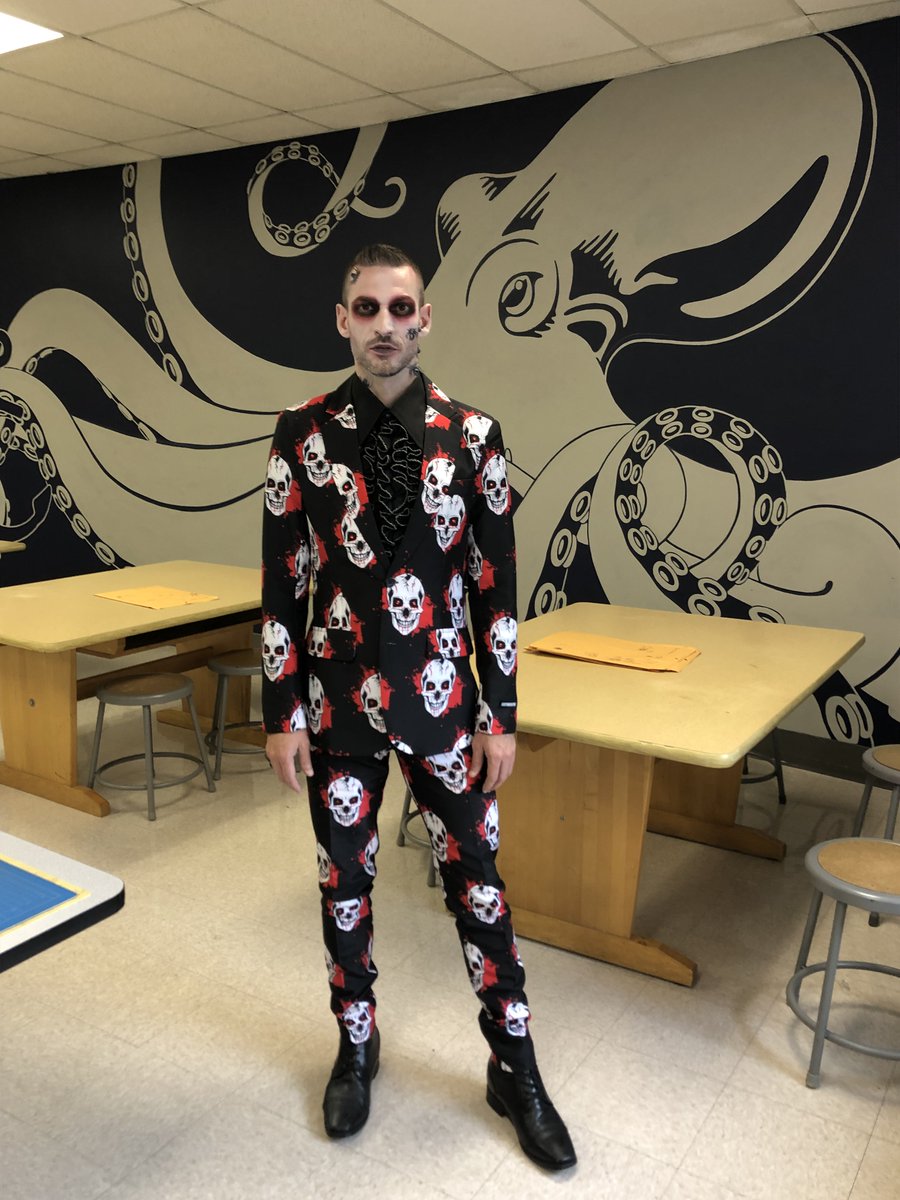 SKHS Teachers getting into the Halloween Spirit!