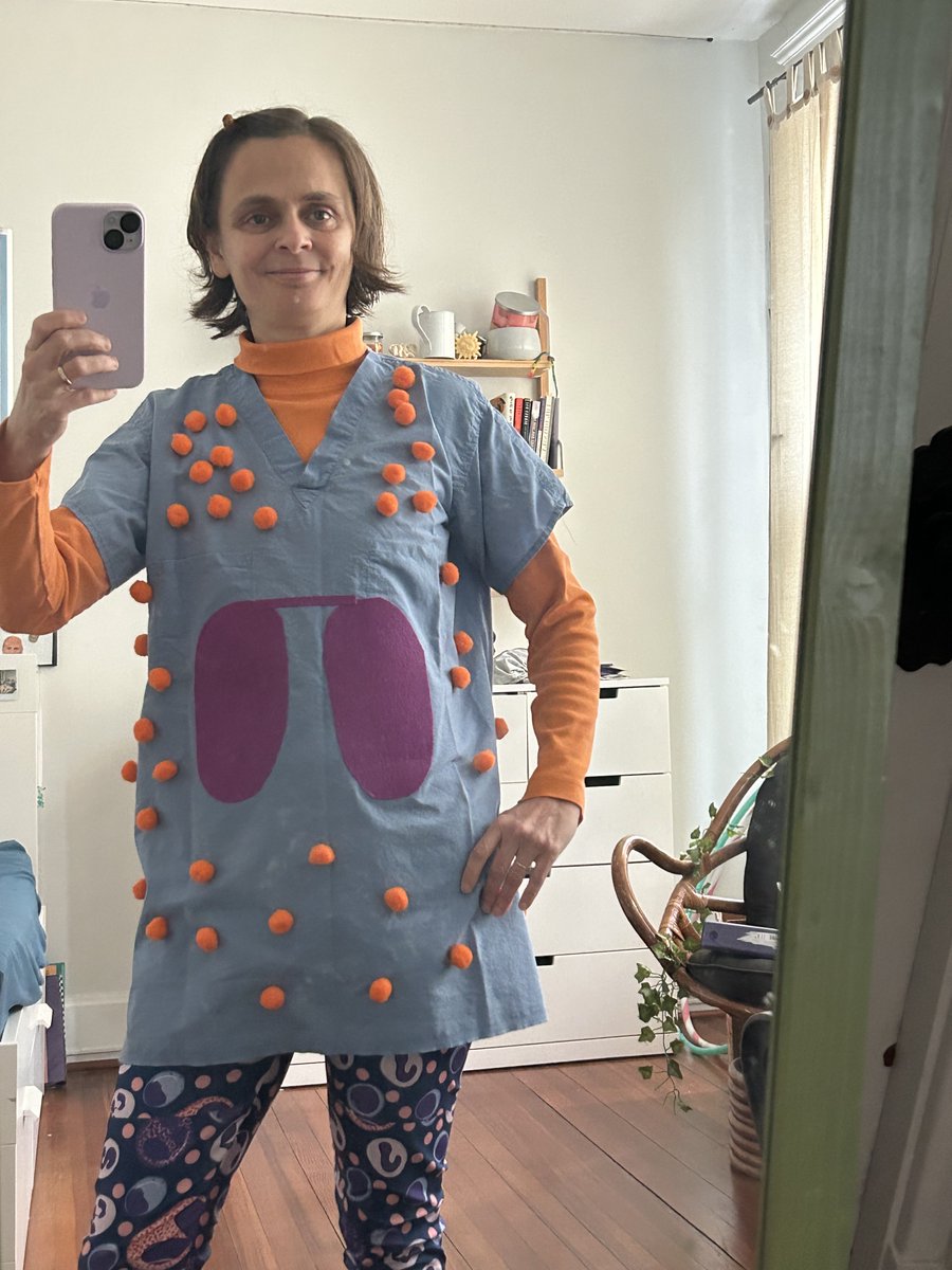 NivesZimm's tweet photo. Happy Halloween to all my fellow eosinophilophiles! @eosinophils @EosinophilSoc @UCincyPath https://t.co/IhGIigWRB9