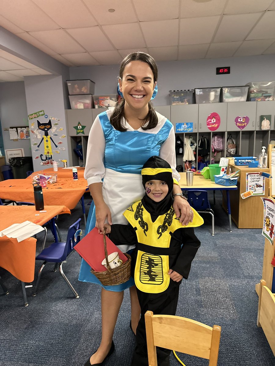 amandaeromo's tweet photo. Happy Halloween!! 👻🎃@brigschools https://t.co/2L02lq9yqk