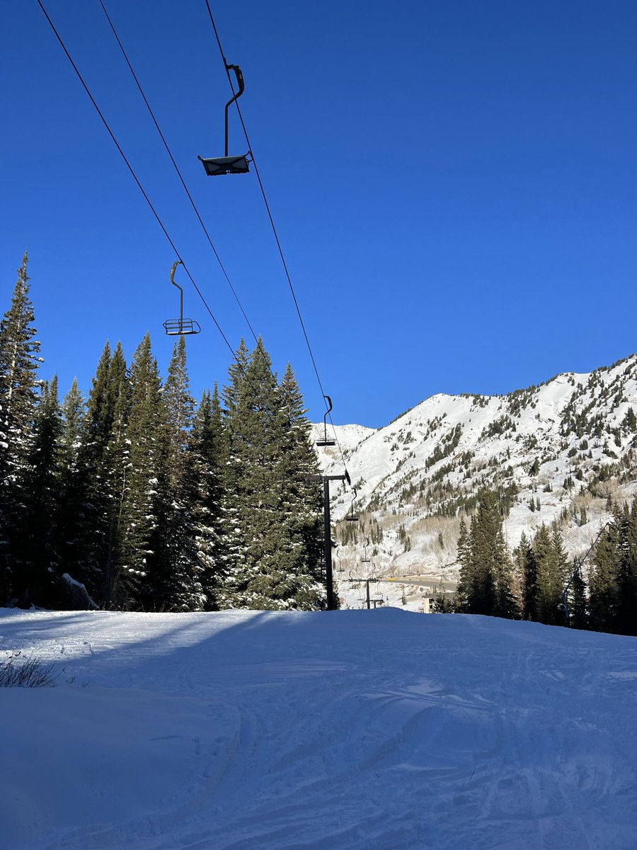 kaytool's tweet image. I love living in a place where I can ski in the morning and mountain bike in the afternoon, esp with my fellow @huntsmancancer grad students @gabriela_fort @Pengshulio! @UUtah @NeliMUlrich