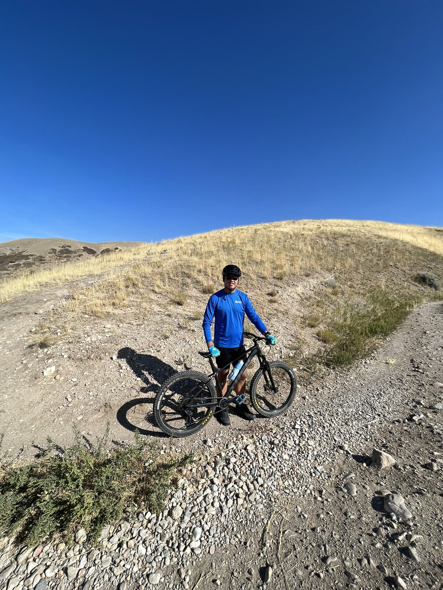 kaytool's tweet image. I love living in a place where I can ski in the morning and mountain bike in the afternoon, esp with my fellow @huntsmancancer grad students @gabriela_fort @Pengshulio! @UUtah @NeliMUlrich