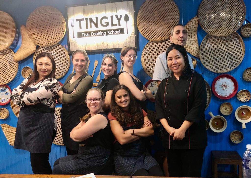 KelleySchool's tweet photo. Kelley Direct #OnlineMBA students have been busy in Thailand! They visited PTT Global to learn how they're upcycling waste into products that can be sold. Afterward, a group of students took a cooking class to learn more about the local cuisine. #KDGlobal #KelleyDirect https://t.co/omRPC1ZWWz