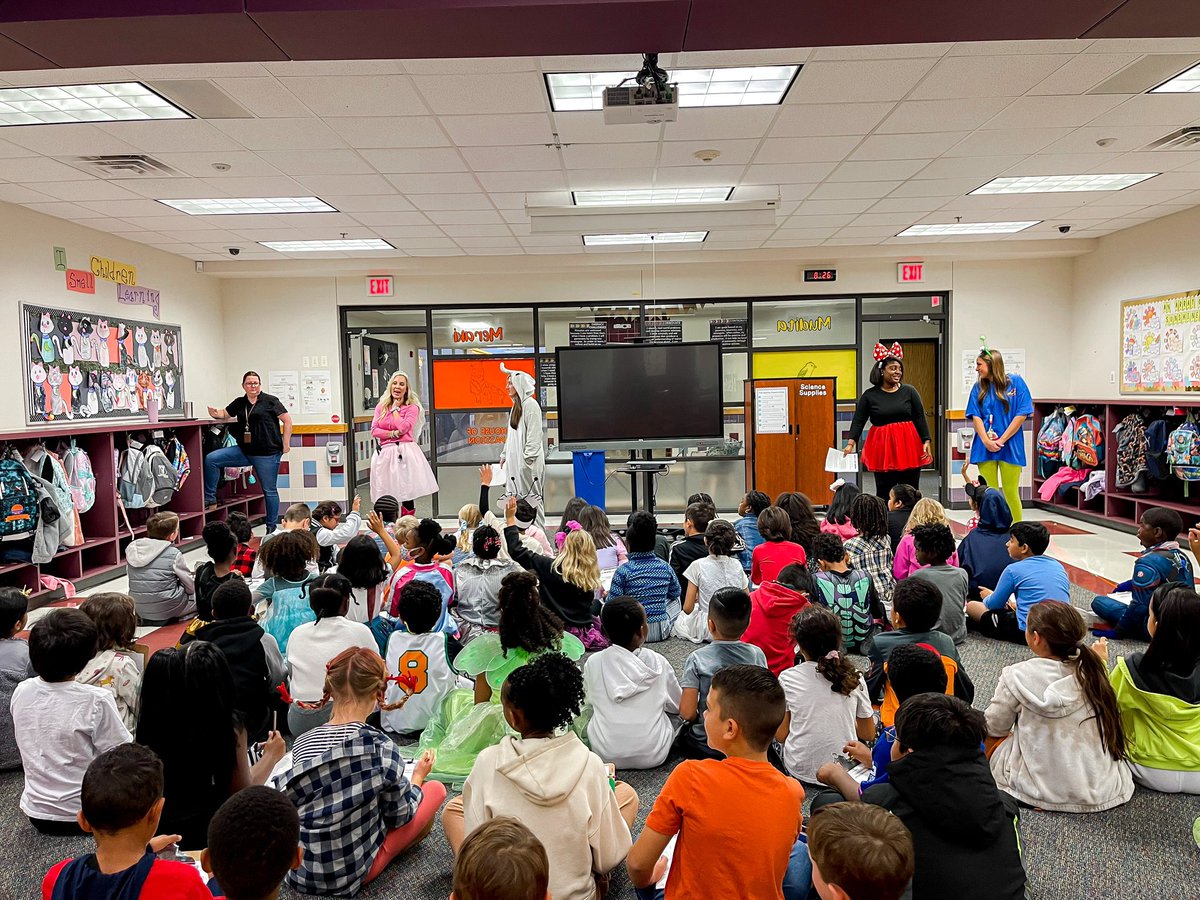 CheeseyChaffin3's tweet photo. 3rd grade kicked off our mystery unit with the Mystery of the Stolen Basketballs 🏀 ❓🔎🕵🏼 Using clues and suspect interviews to find our culprit! Thank you to Elliott staff for helping this be such a success! @MsStevensonTech @ElliottLearners https://t.co/cK5z1fz6Ng